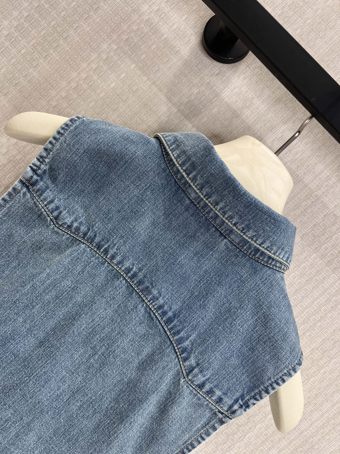 Miu Cropped Chambray Tie Shirt Sapphire Blue Denim