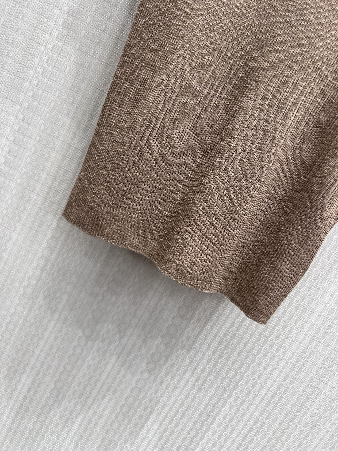 CD 2026 Short-Sleeve Top Brown Ribbed Knit