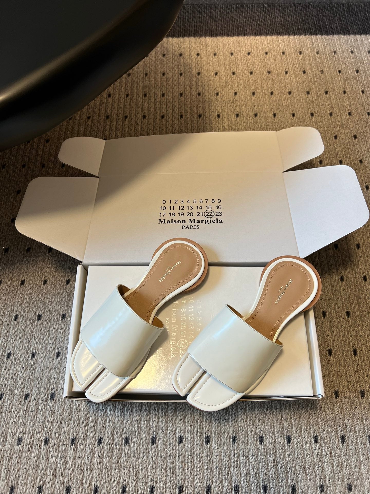 Maison Margiela Tabi Flat Mule White Sheepskin 803753
