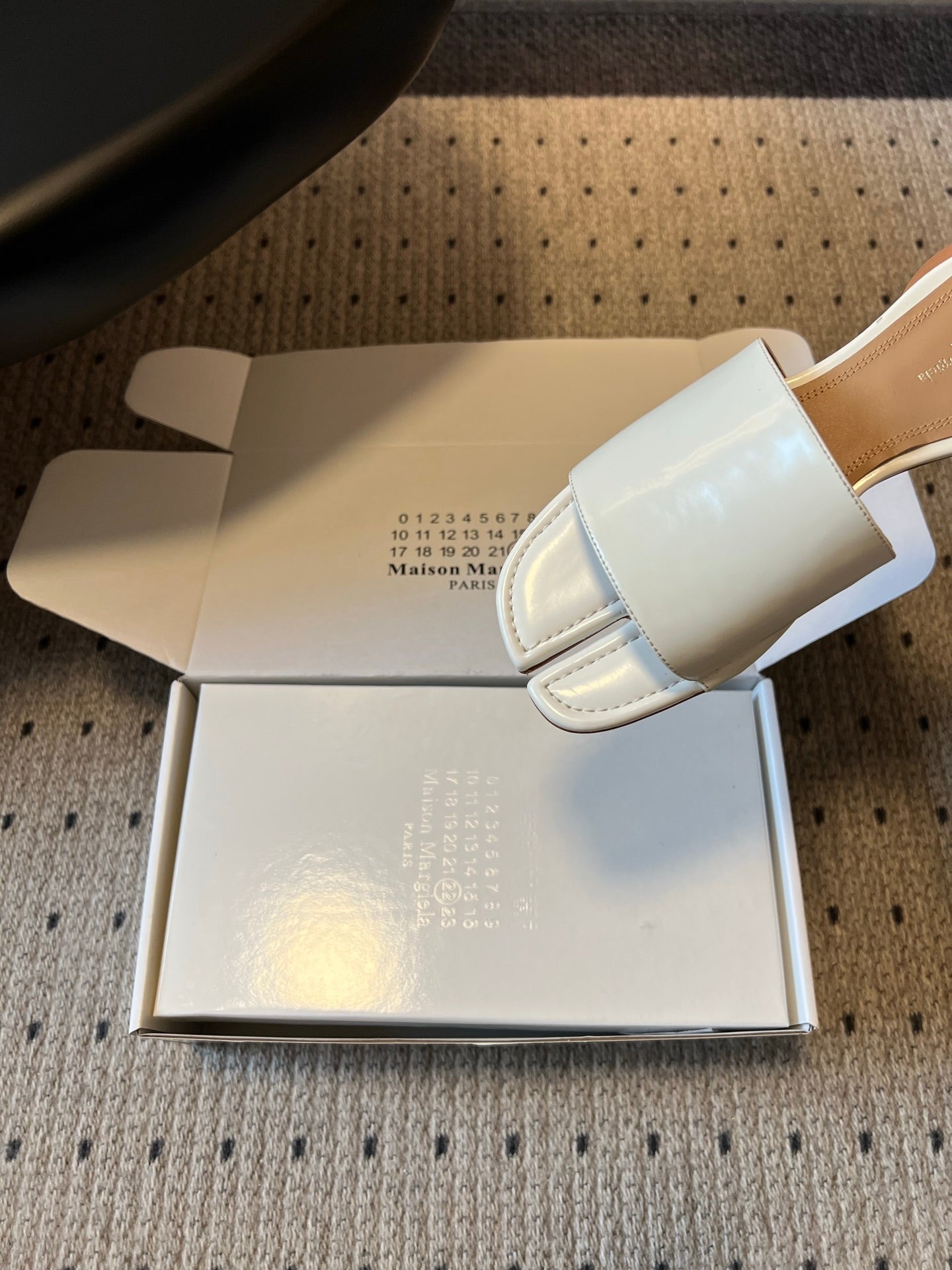 Maison Margiela Tabi Flat Mule White Sheepskin 803753