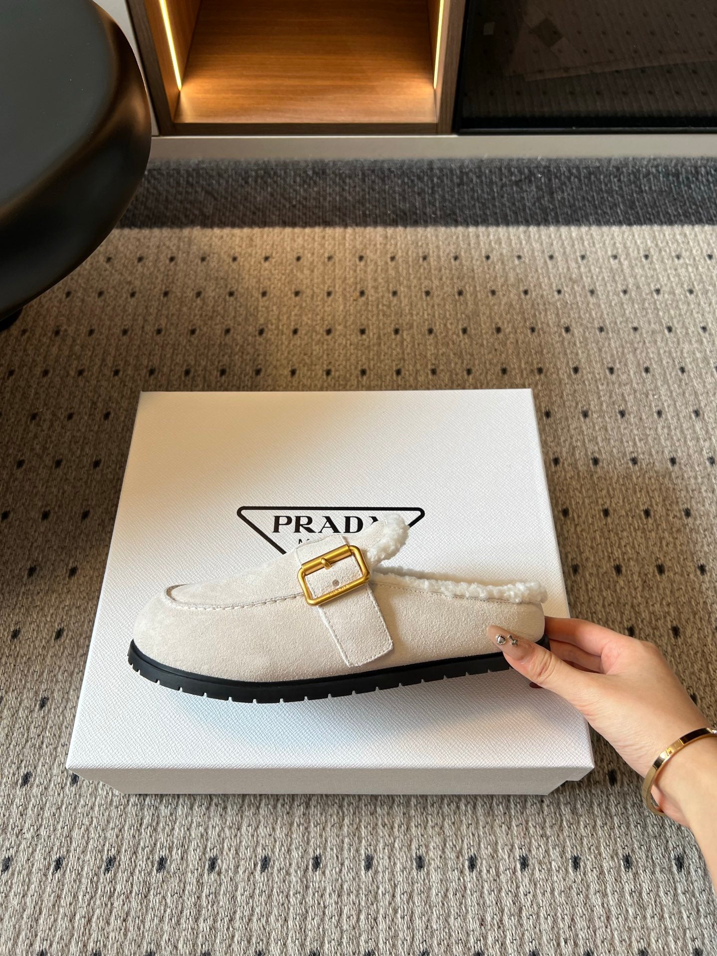 Prada 26s Clogs Ivory White Suede Shearling 971697