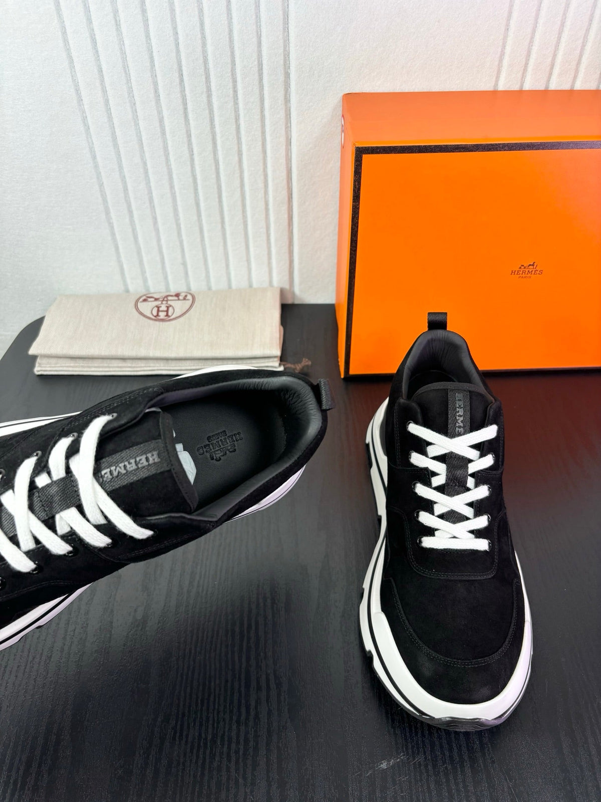HM 26S Men Sneakers 3cm Black White Suede 239101