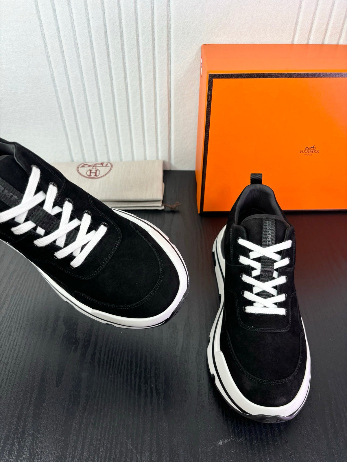 HM 26S Men Sneakers 3cm Black White Suede 239101