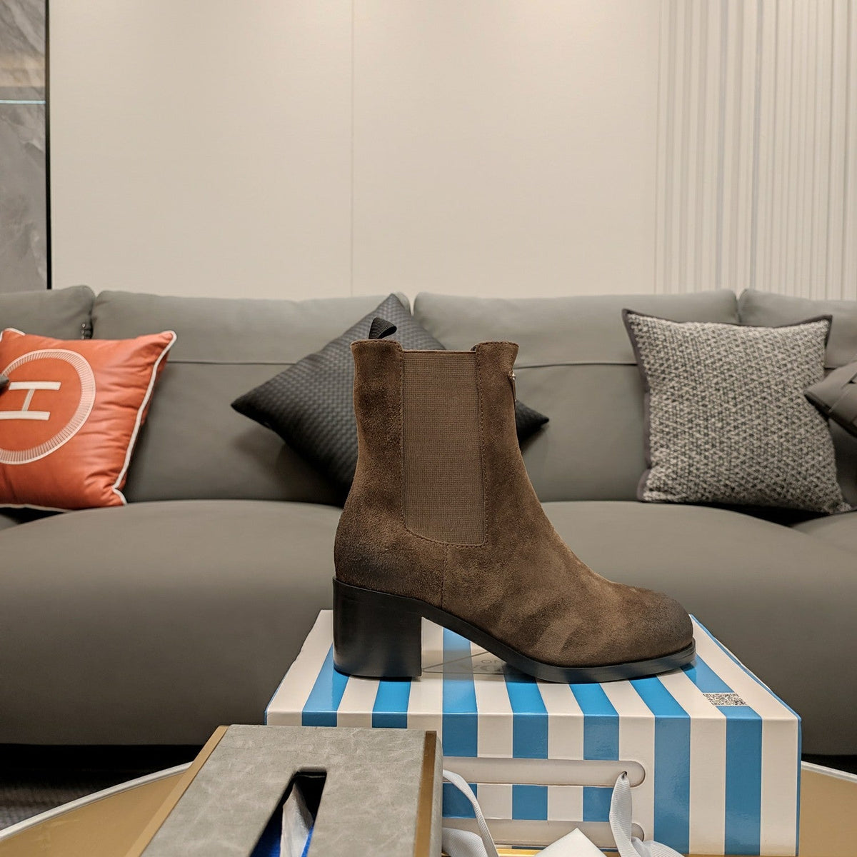 Prada 26s Chelsea Boots 6cm Brown Suede Triangle Logo Leather 109475
