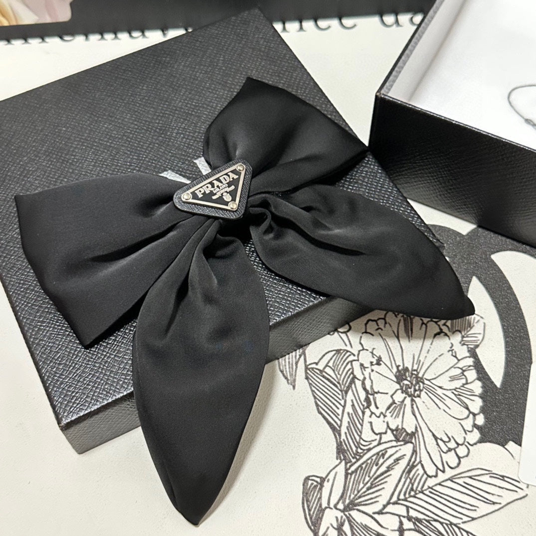 BOW-KNOT HAIR CLIP IN BLACK SILK 358295