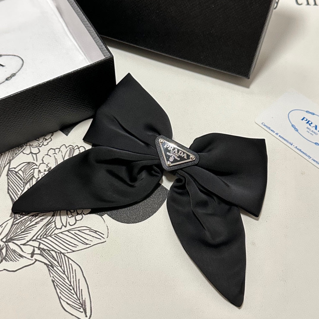 BOW-KNOT HAIR CLIP IN BLACK SILK 358295