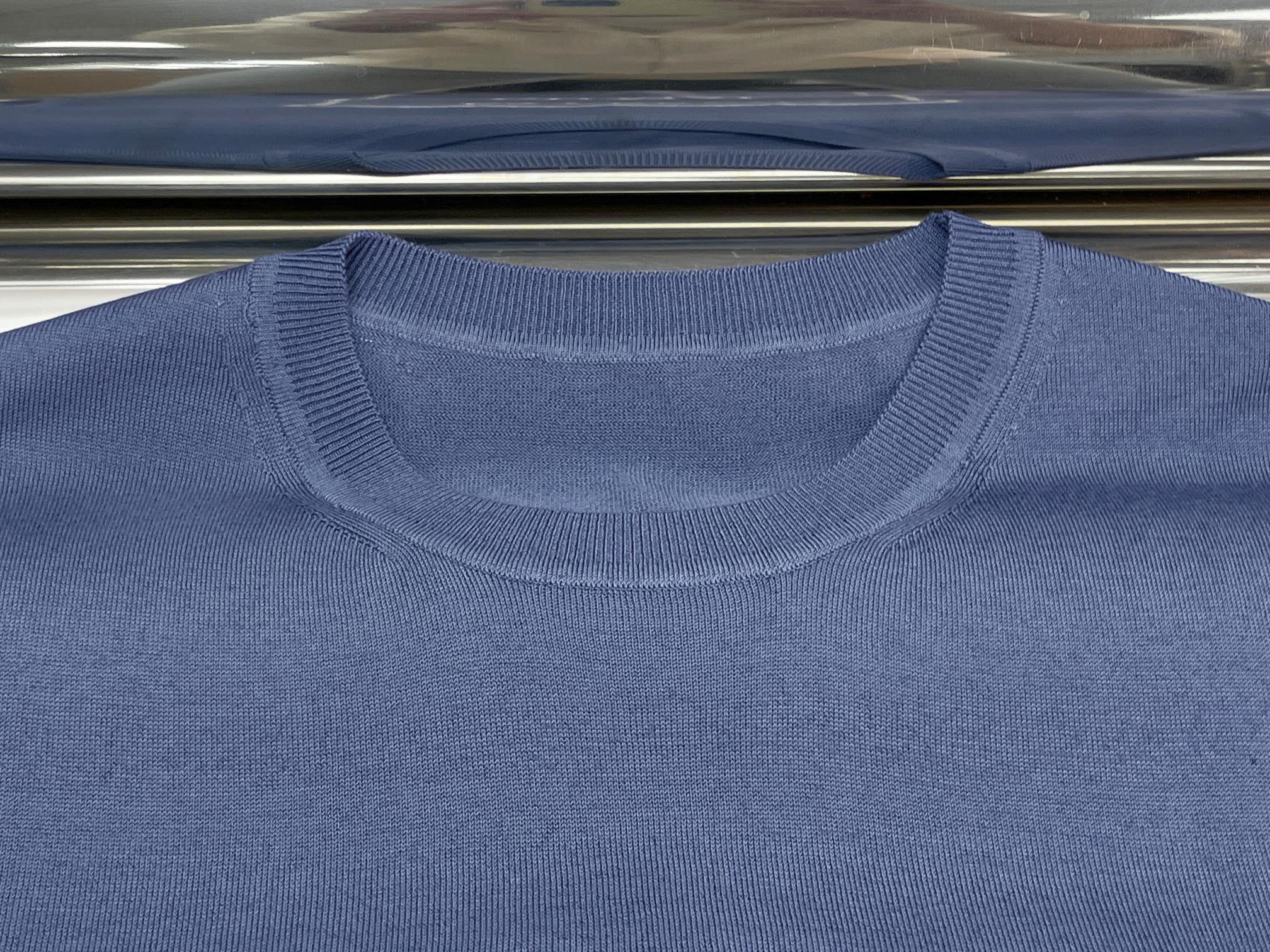 CD Book Cover Short-Sleeved Sweater Blue Silk
