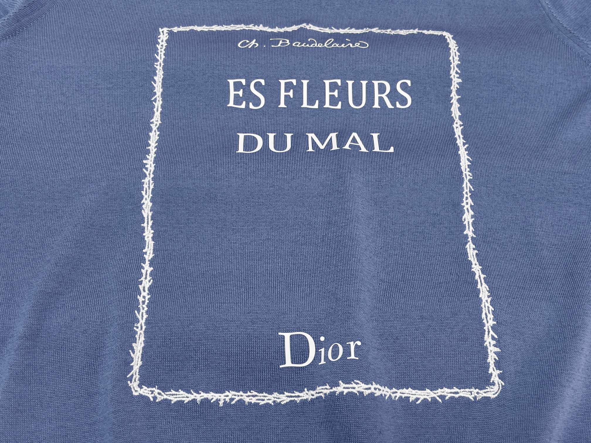 CD Book Cover Short-Sleeved Sweater Blue Silk