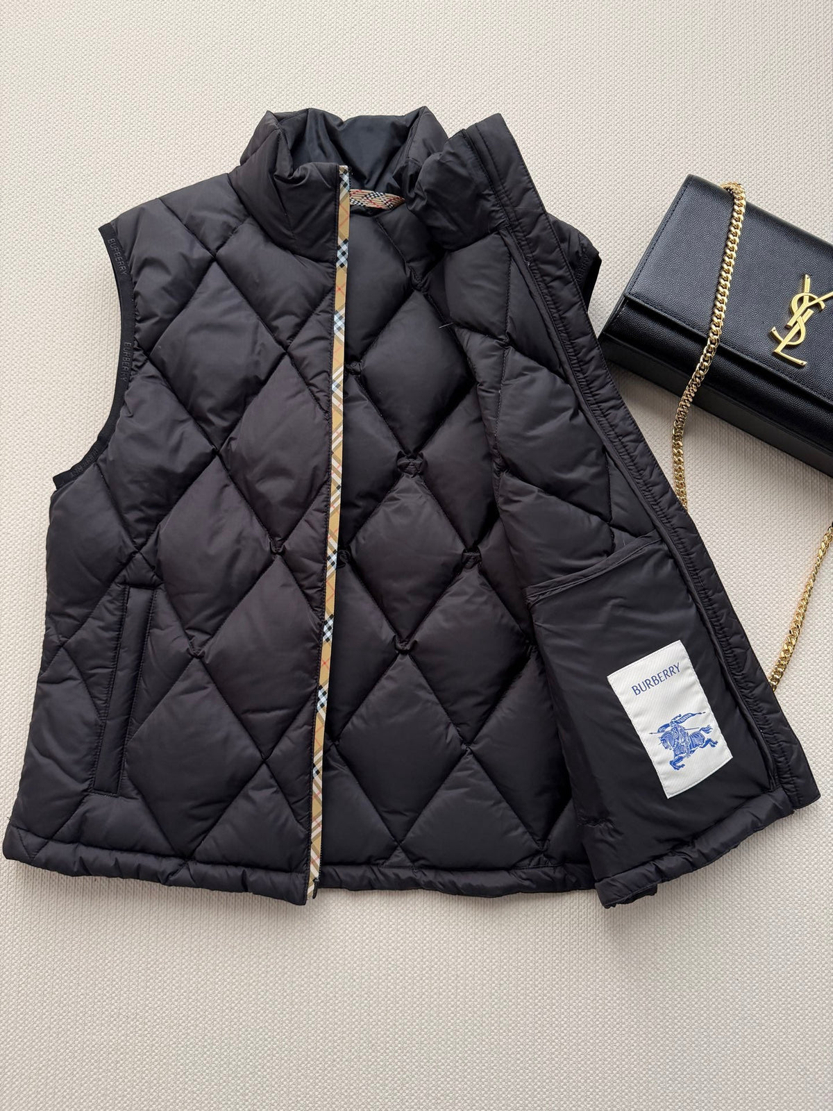 Burberry 26s Vest Black Down 447301