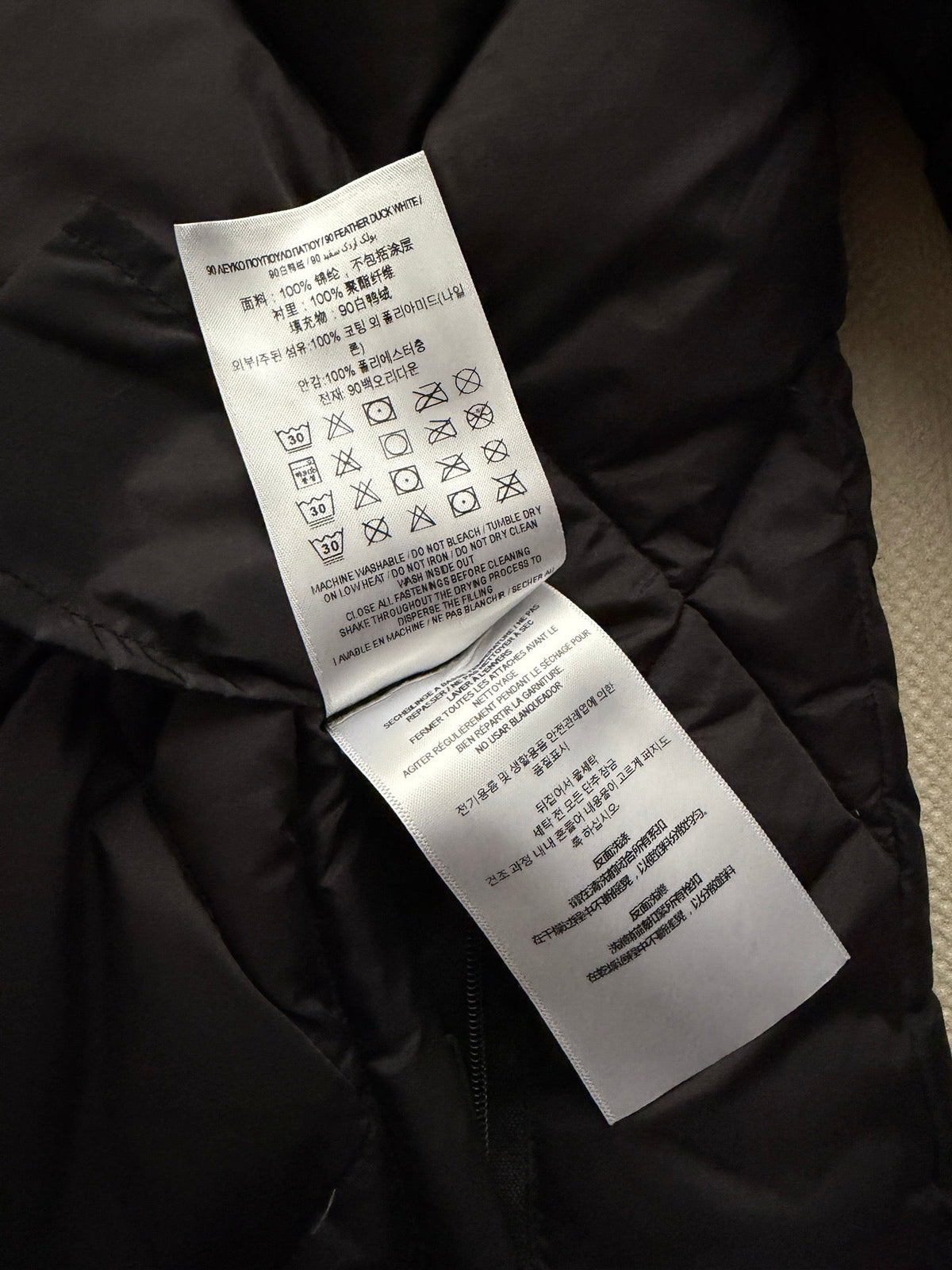 Burberry 26s Vest Black Down 447301