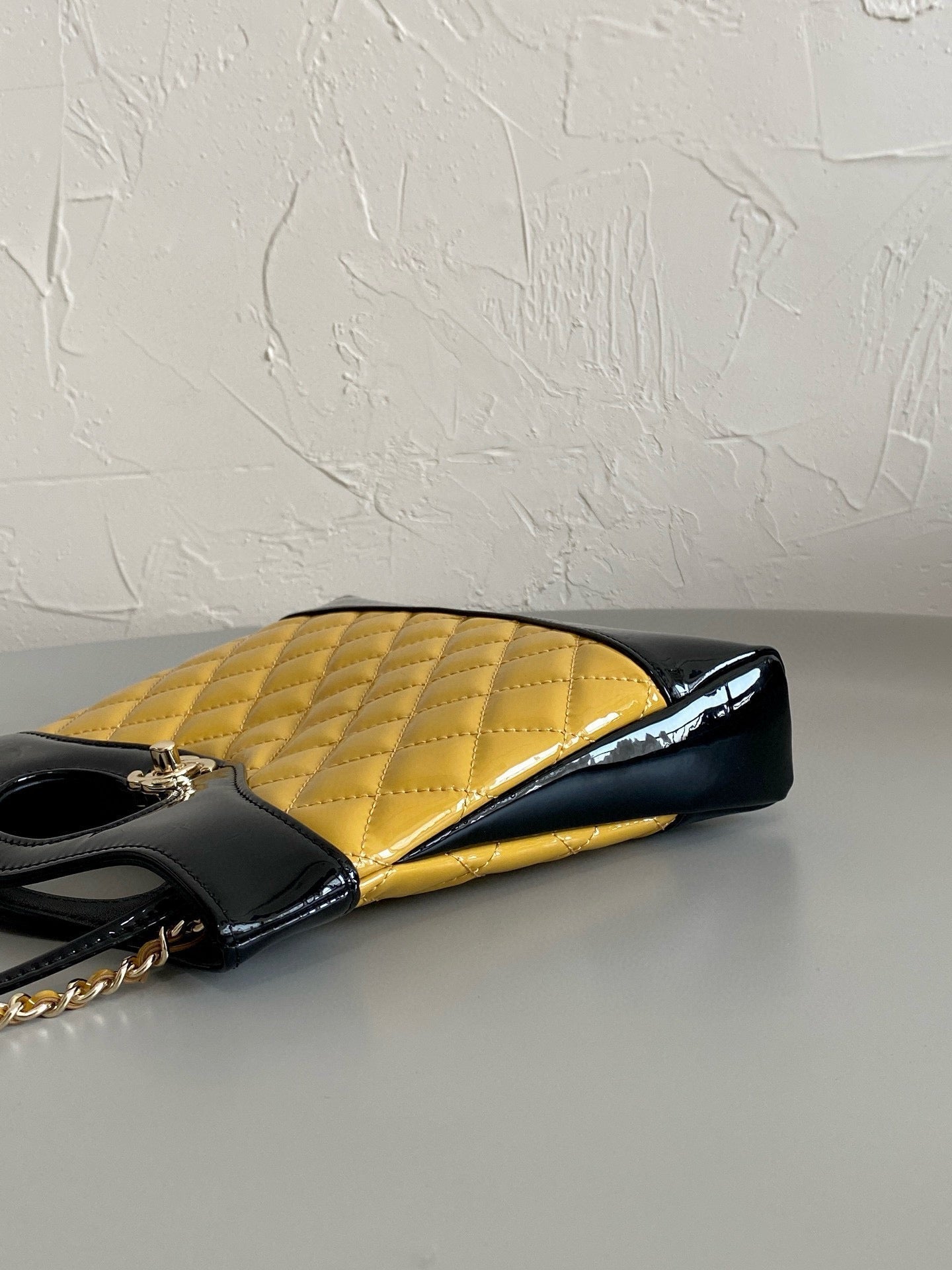 23a cc 31 mini shopping bag 23cm yellow black patent calfskin