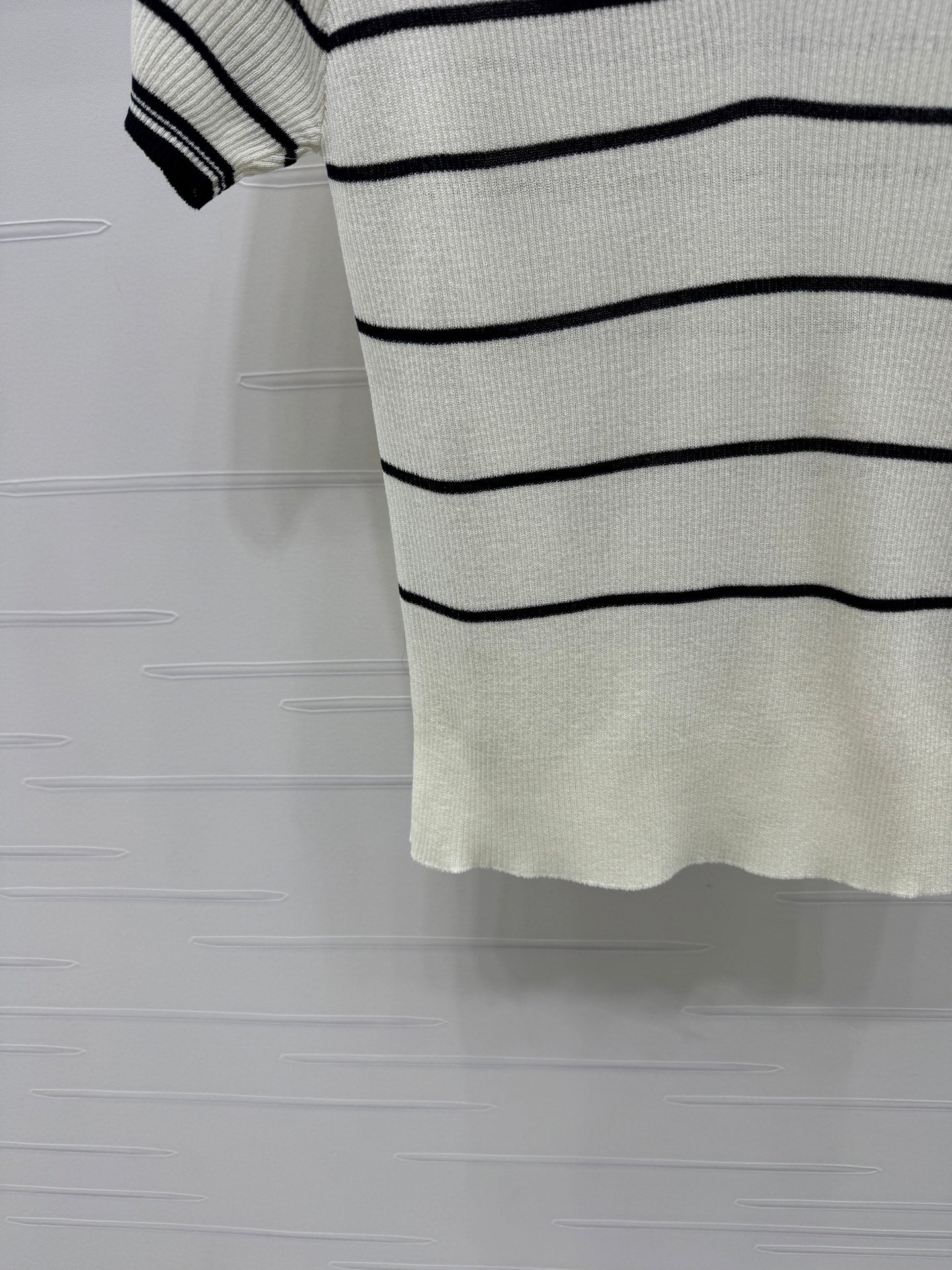 Miu Knit Short-Sleeved Cream Wool Nylon 380766