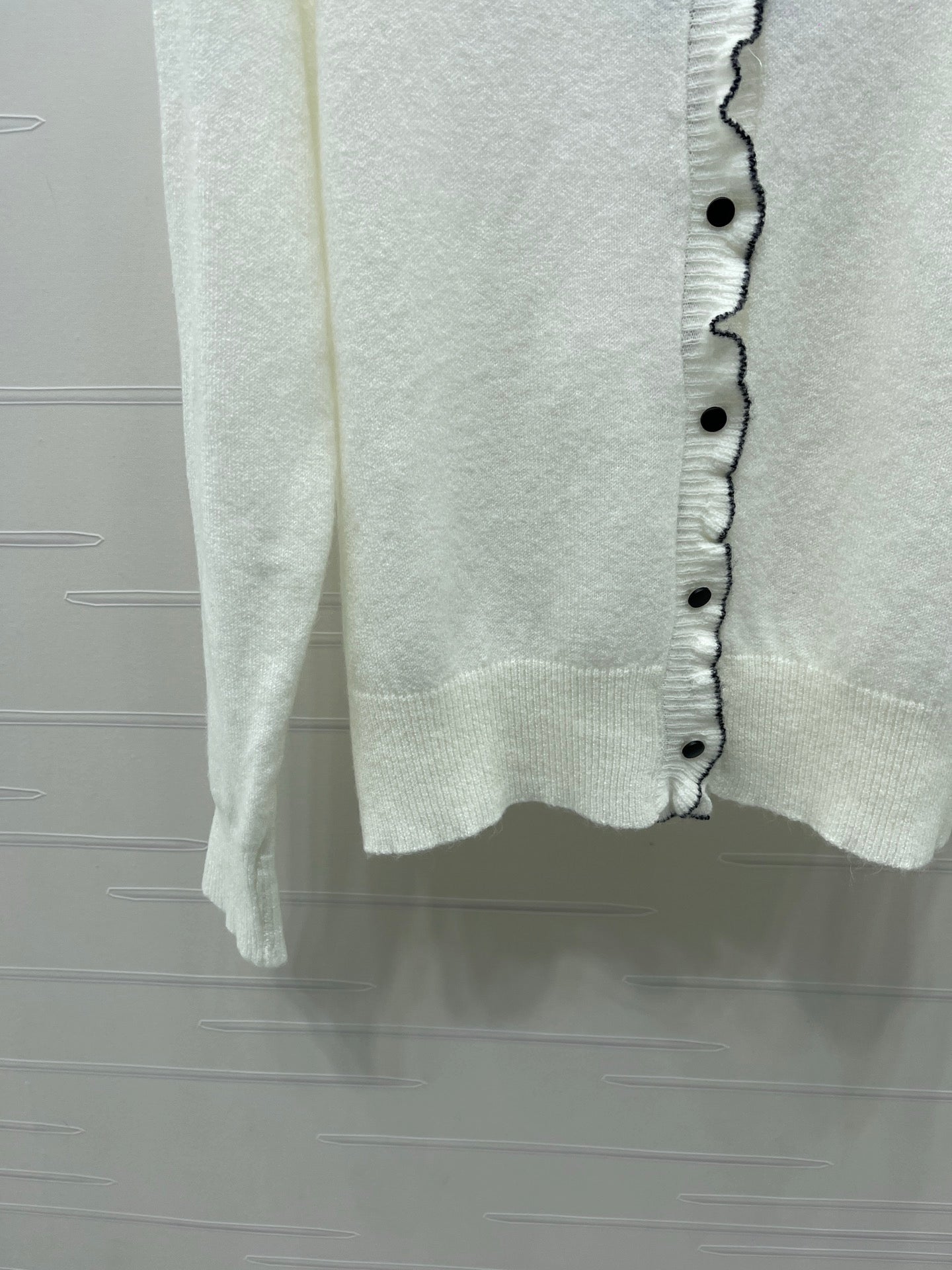 CC 26s Ruffled Round Neck Long-Sleeve Cardigan White 406557