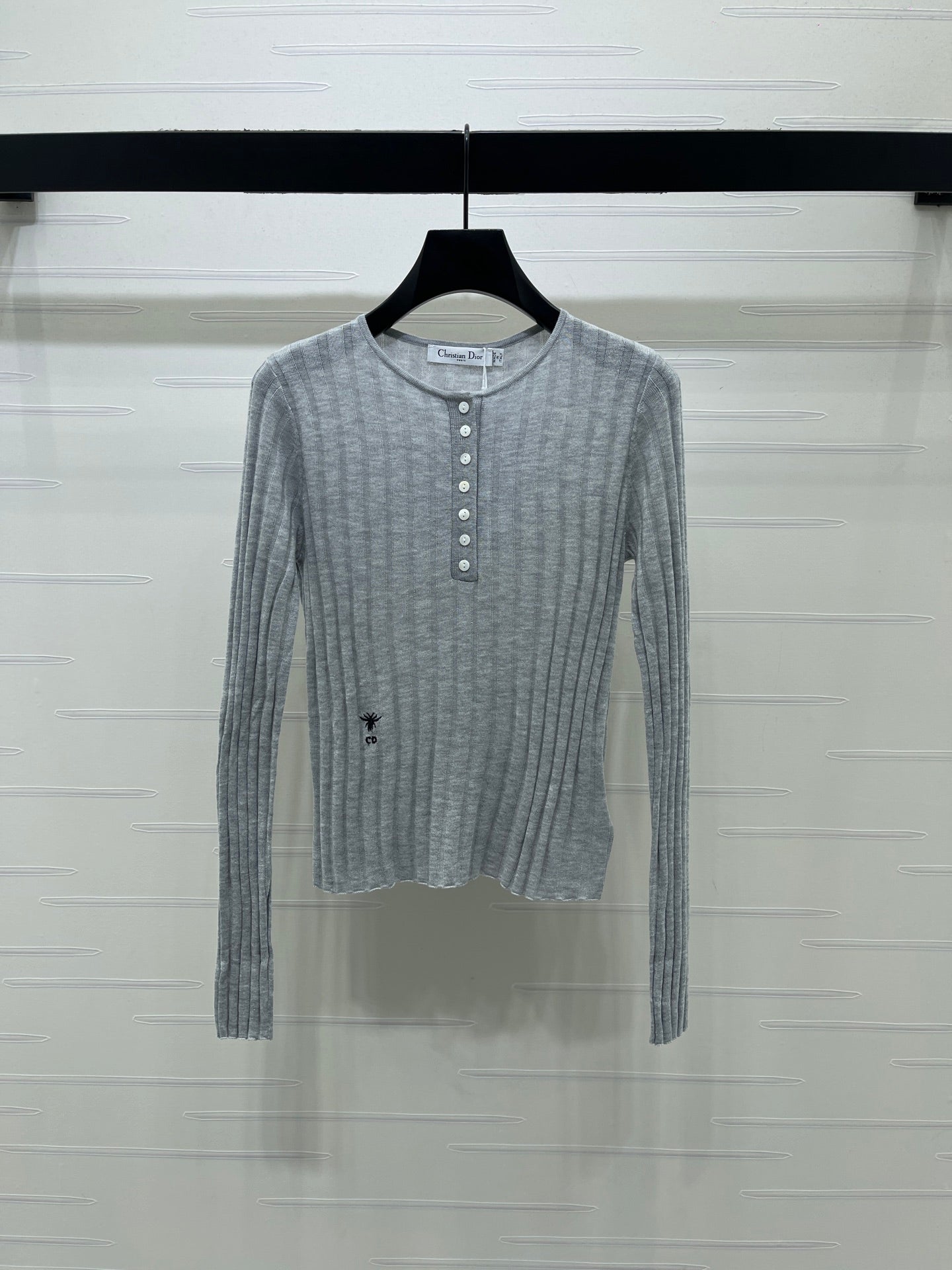 CD 26s Button-Down Knit Long-Sleeved Top 406586