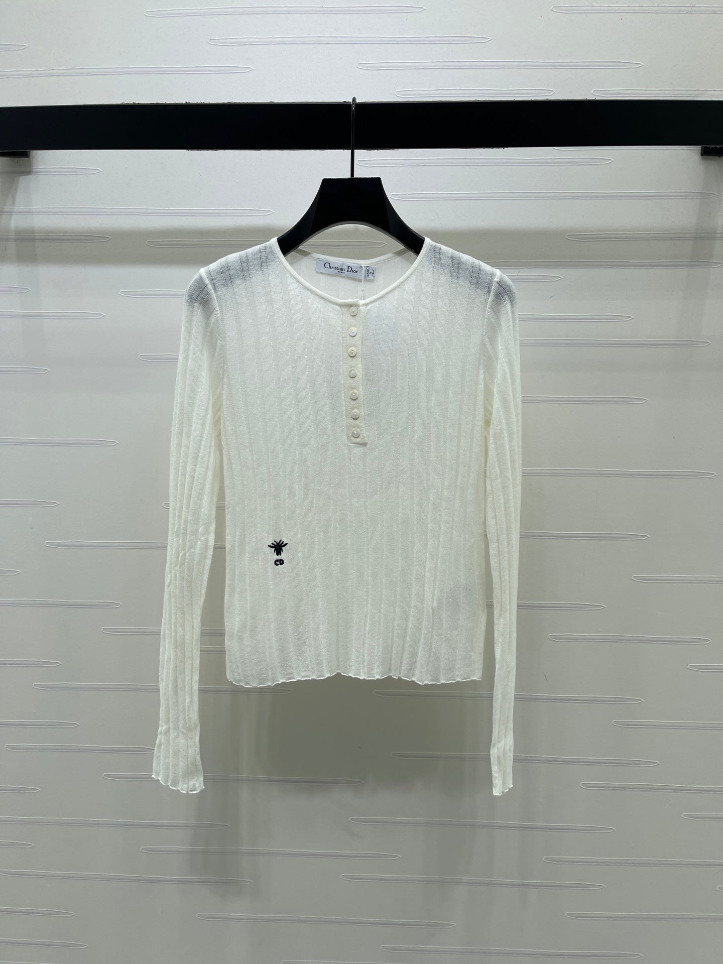 CD 26s Button-Down Knit Long-Sleeved Top 406585