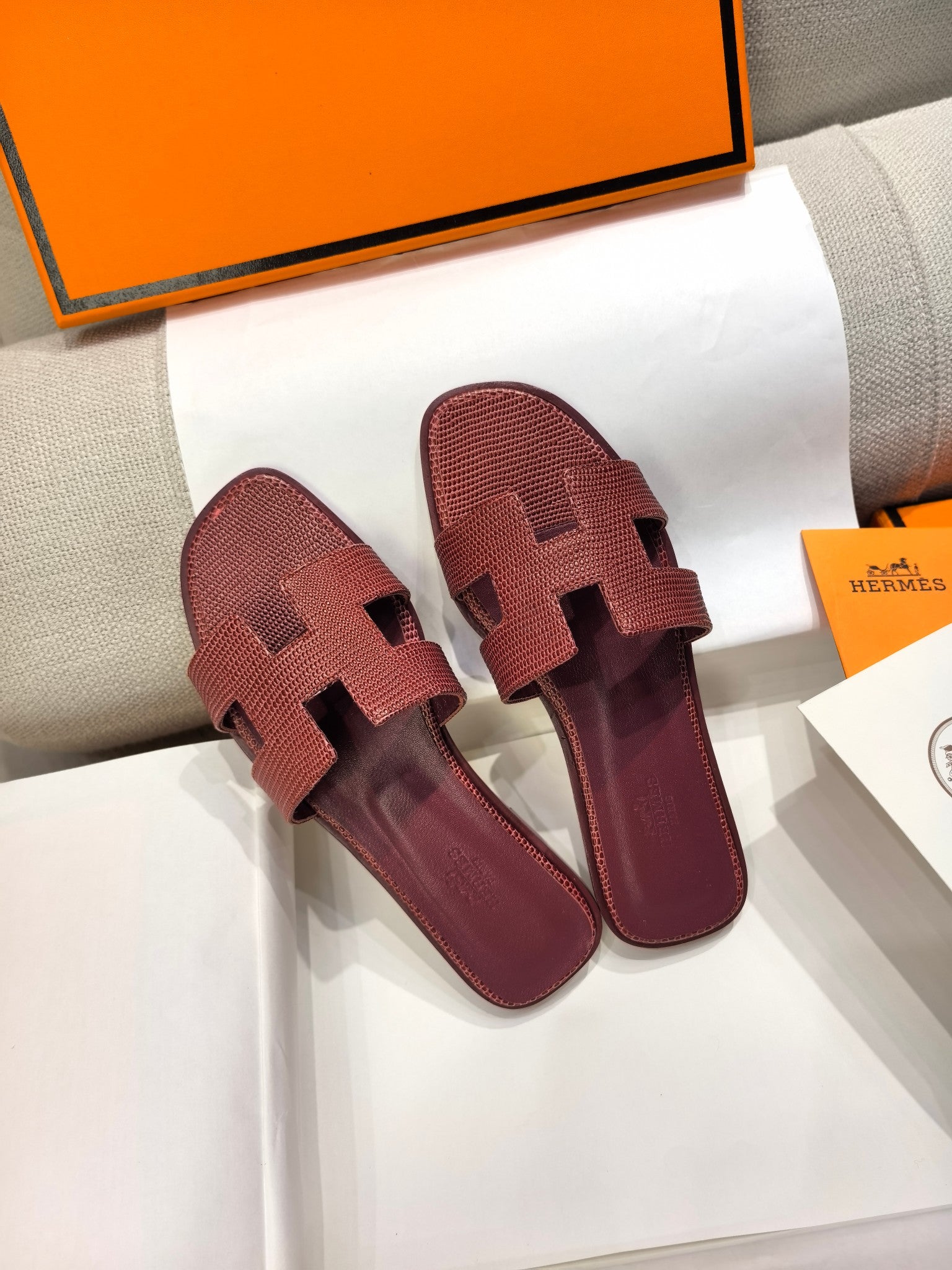 HM 26s Oran Sandal Burgundy Epsom 708453