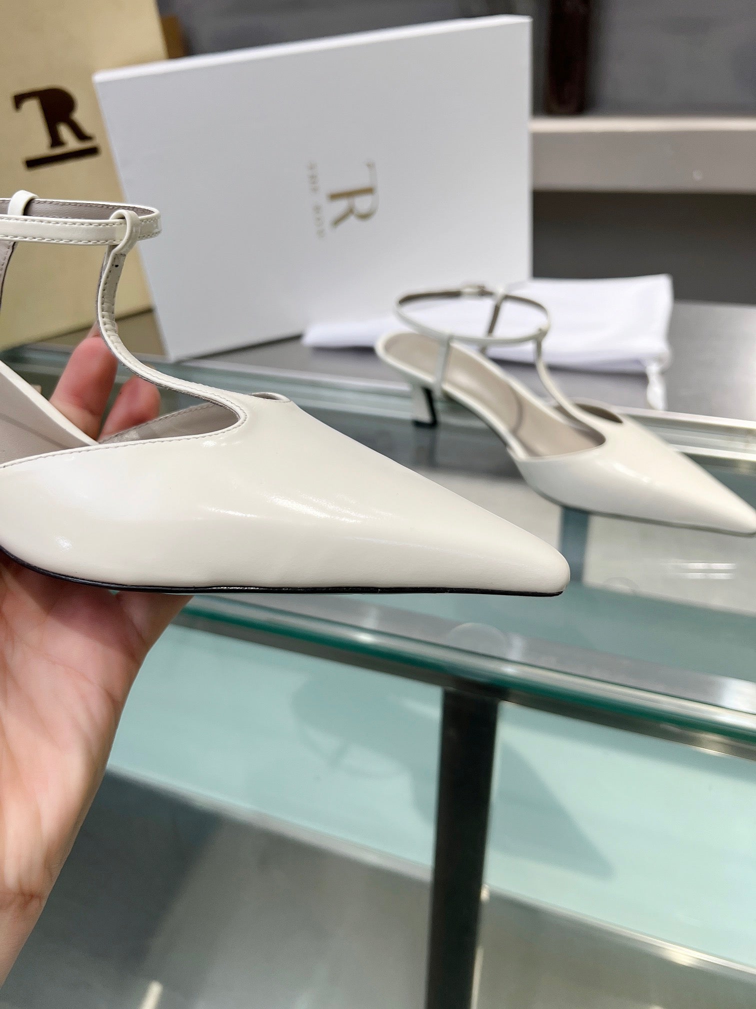 The Row 26s Pointed-Toe Slingbacks White Lambskin 997835