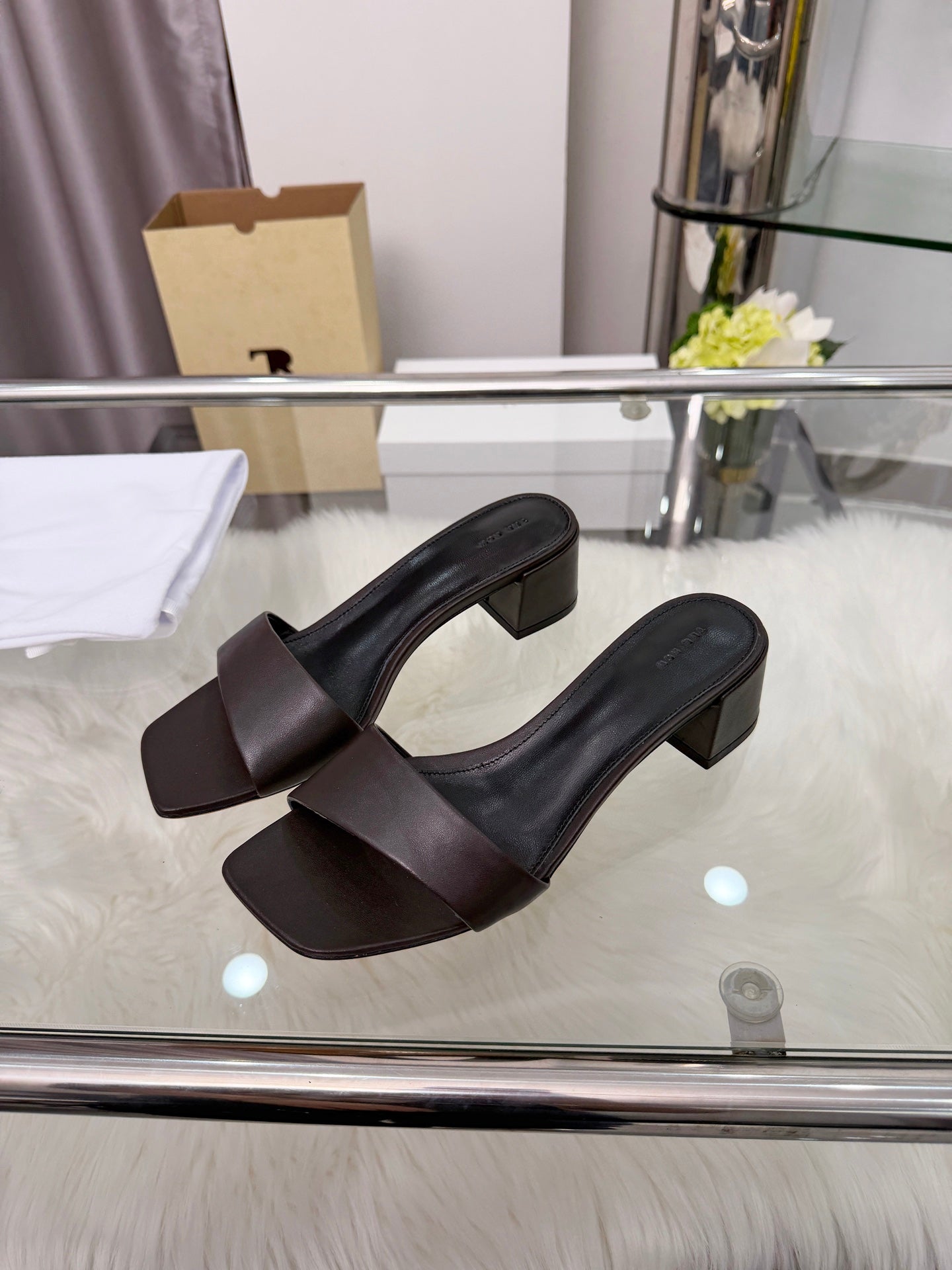 The Row New Chocolate Slide Coffee Lambskin 707565
