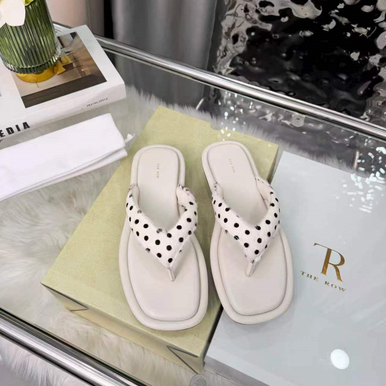 The Row Ginza Thong Sandals White Sheepskin Horsehair 707575