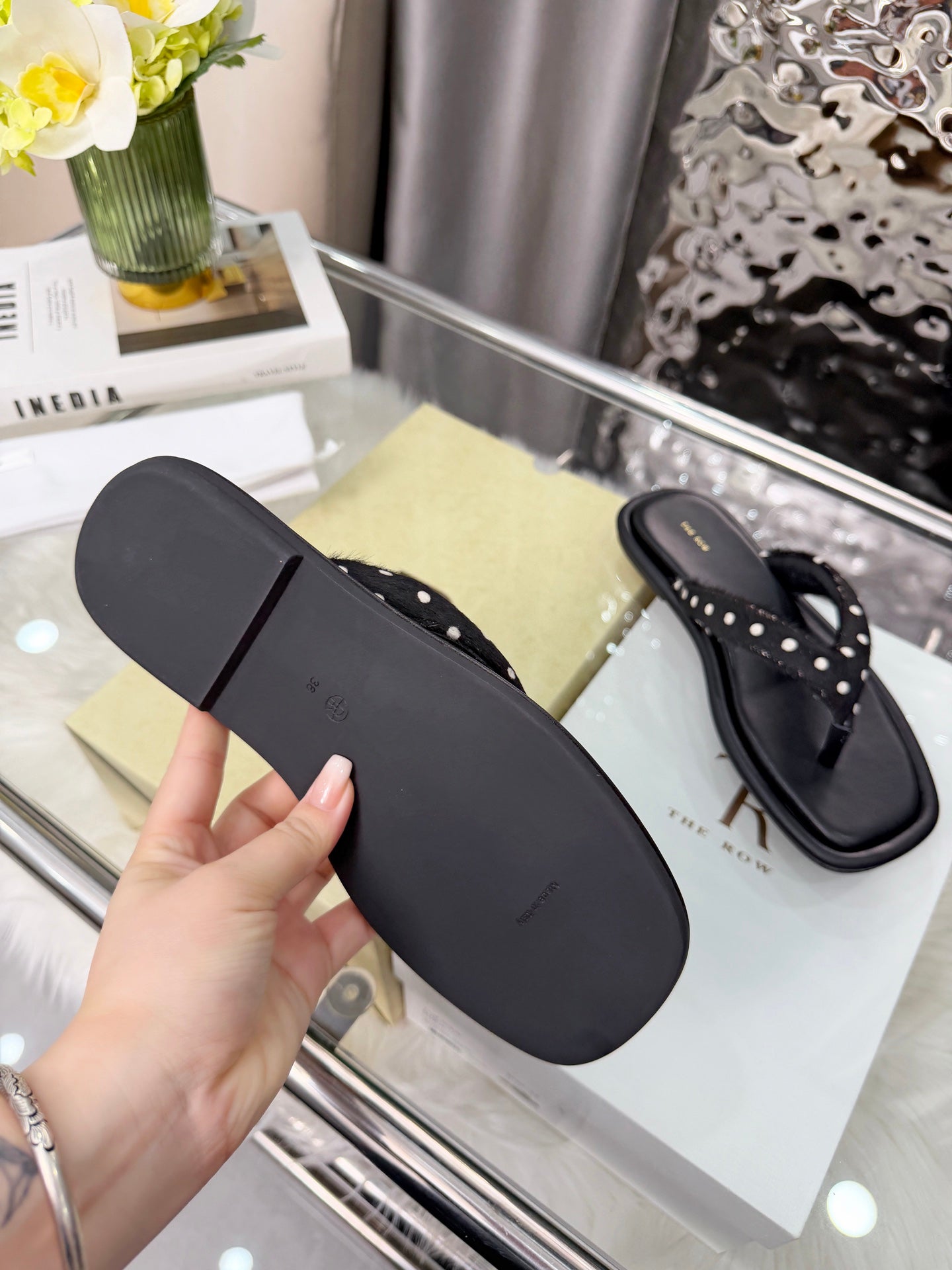 The Row Ginza Thong Sandals Black Sheepskin Horsehair 707573