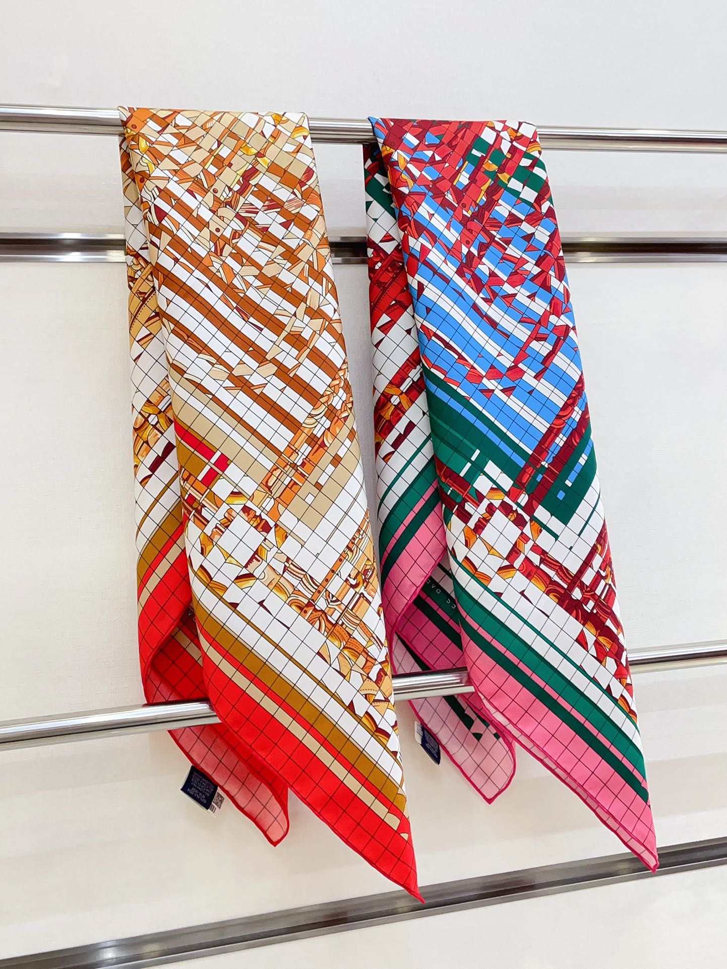 Coaching Deja-Vu Shawl 90 CM In Colorful Silk Twill 233126