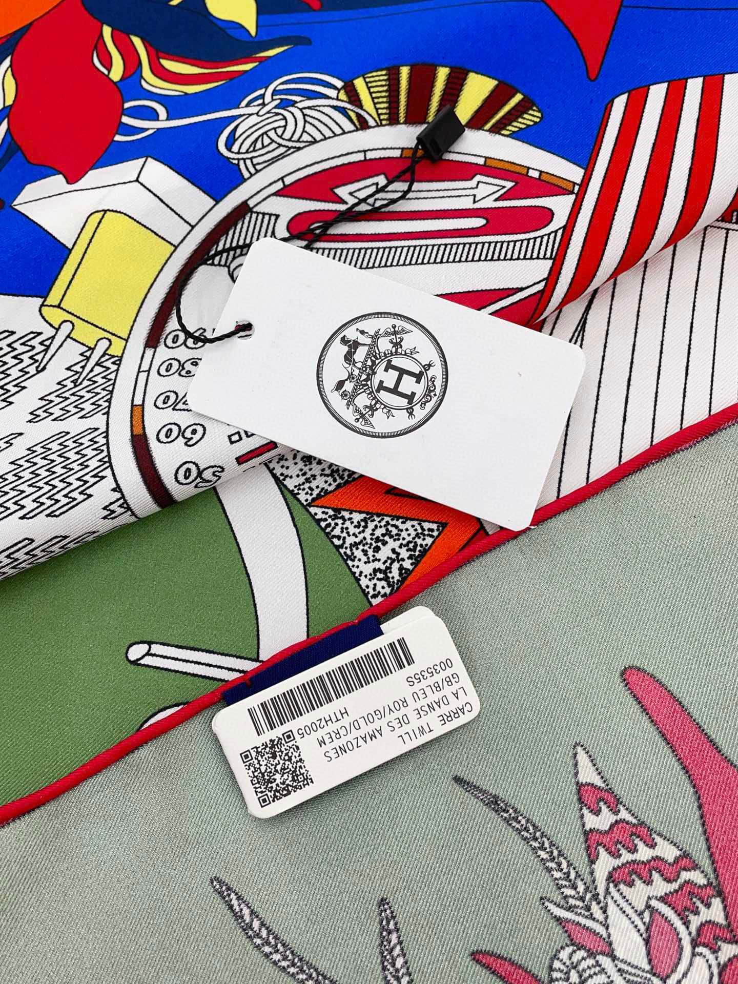 En Studio Scarf 90 CM In Colorful Silk Twill 235406