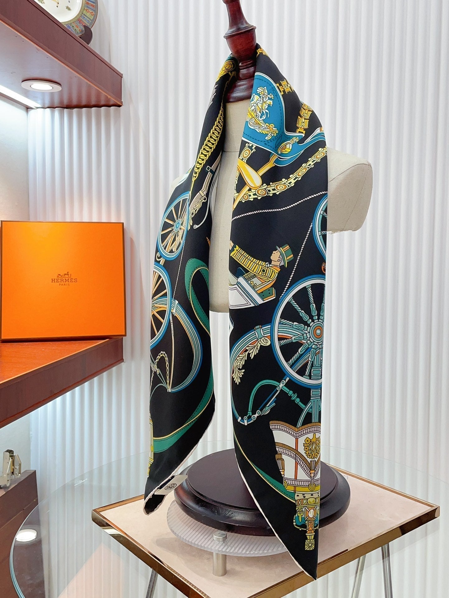 Stately Wheels Scarf 90 CM Black Colorful Silk Twill 312877