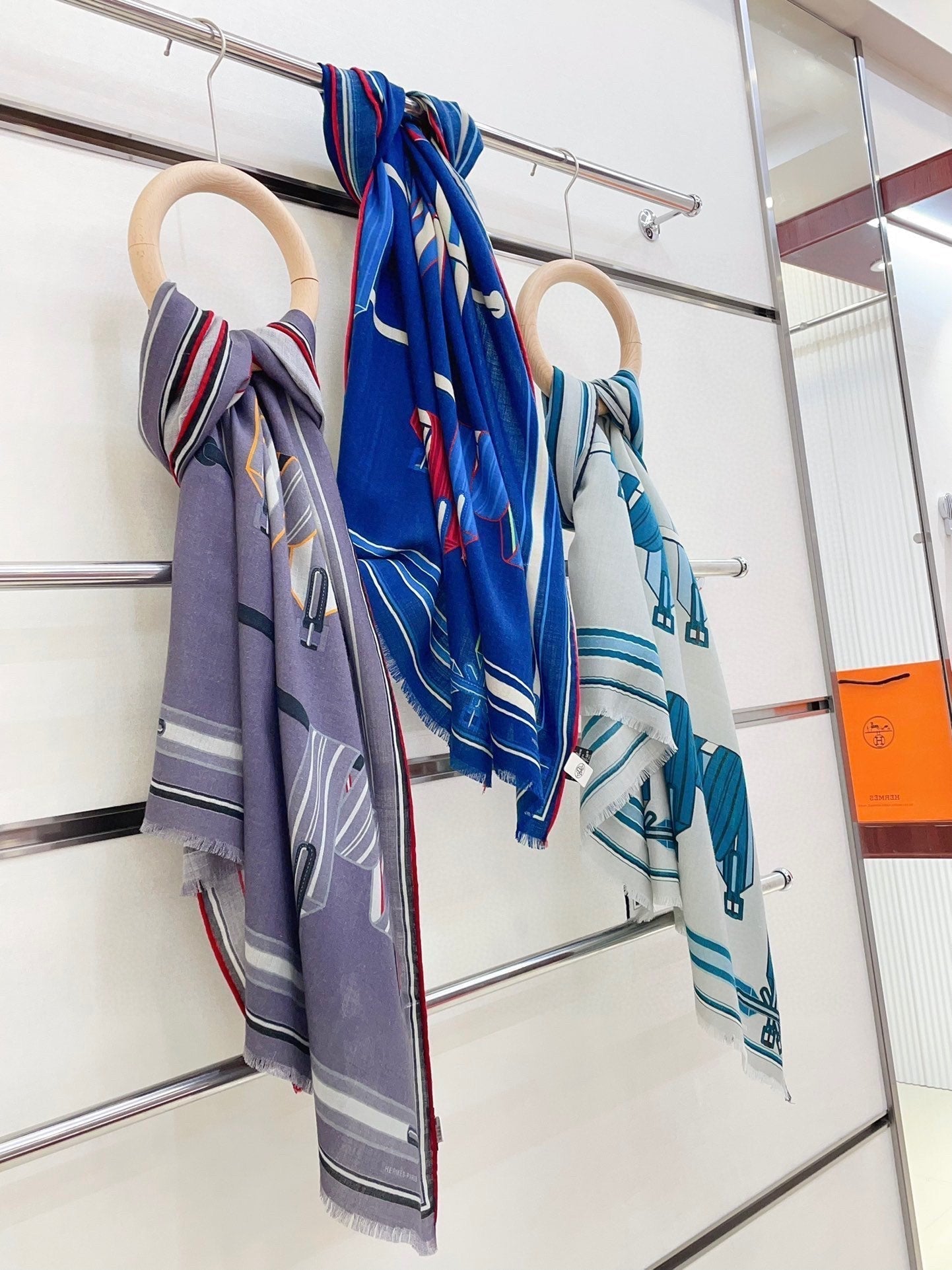 Les Sangles En Finesse Rectangle Scarf 180 CM In Dark Blue Colorful Cashmere And Silk 373657
