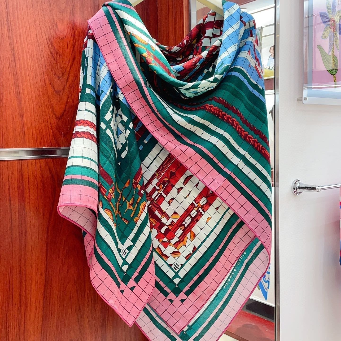 Coaching Deja-Vu Shawl 140 CM Pink Colorful Cashmere And Silk 398264