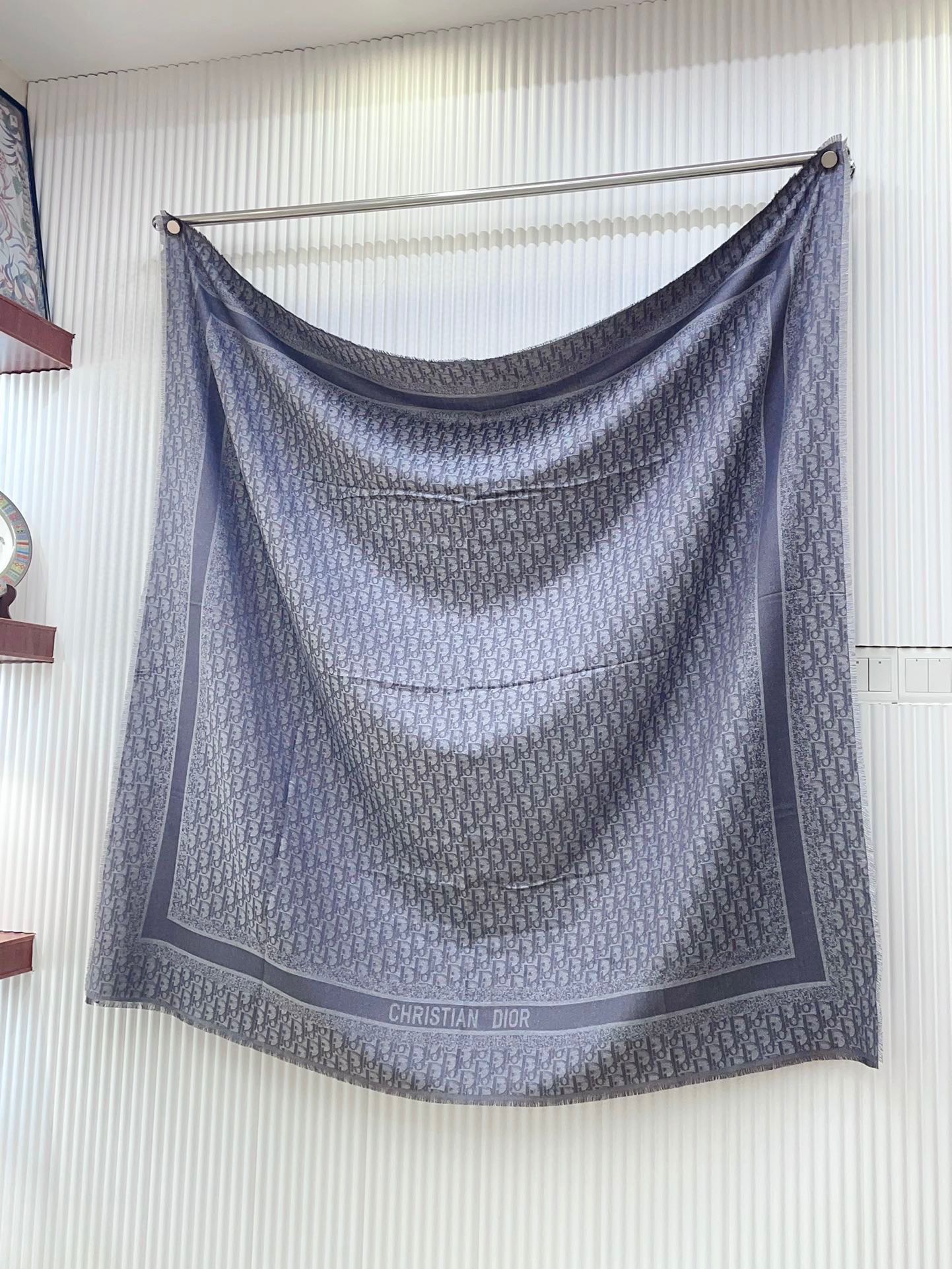 SQUARE SCARF 140 CM IN COOL GRAY WOOL AND SILK 408661