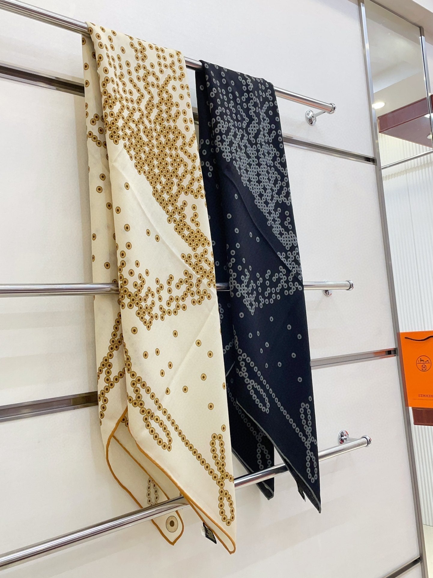 Cheval De Legende Scarf 140 CM Ivory White Pattern Cashmere And Silk