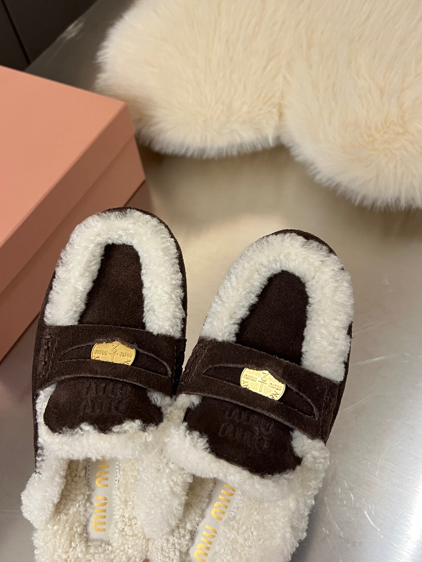 Miu Logo-Embossed Slippers Deep Neutral Suede Shearling 455920