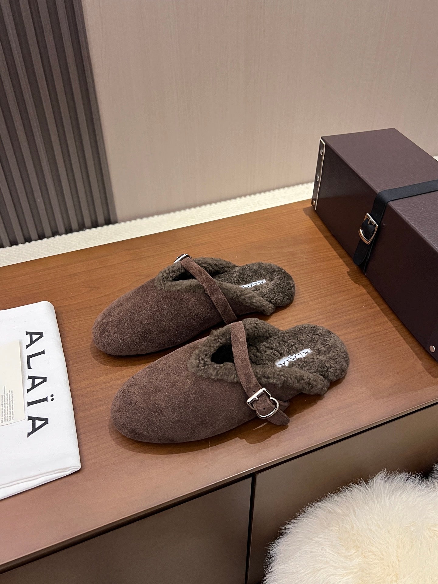 Alaia Ballet Flats Dark Brown Merino Shearling 986457