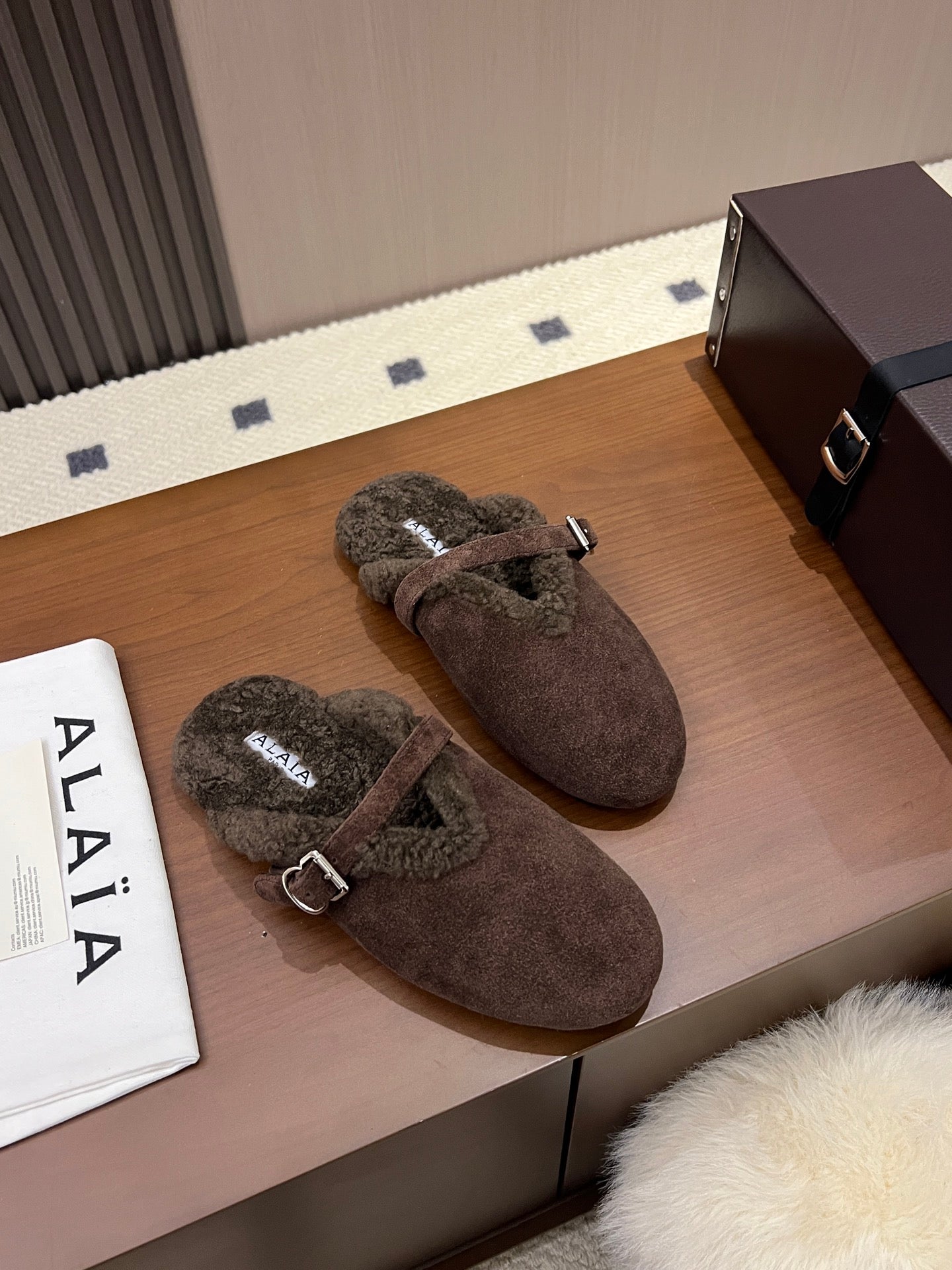 Alaia Ballet Flats Dark Brown Merino Shearling 986457