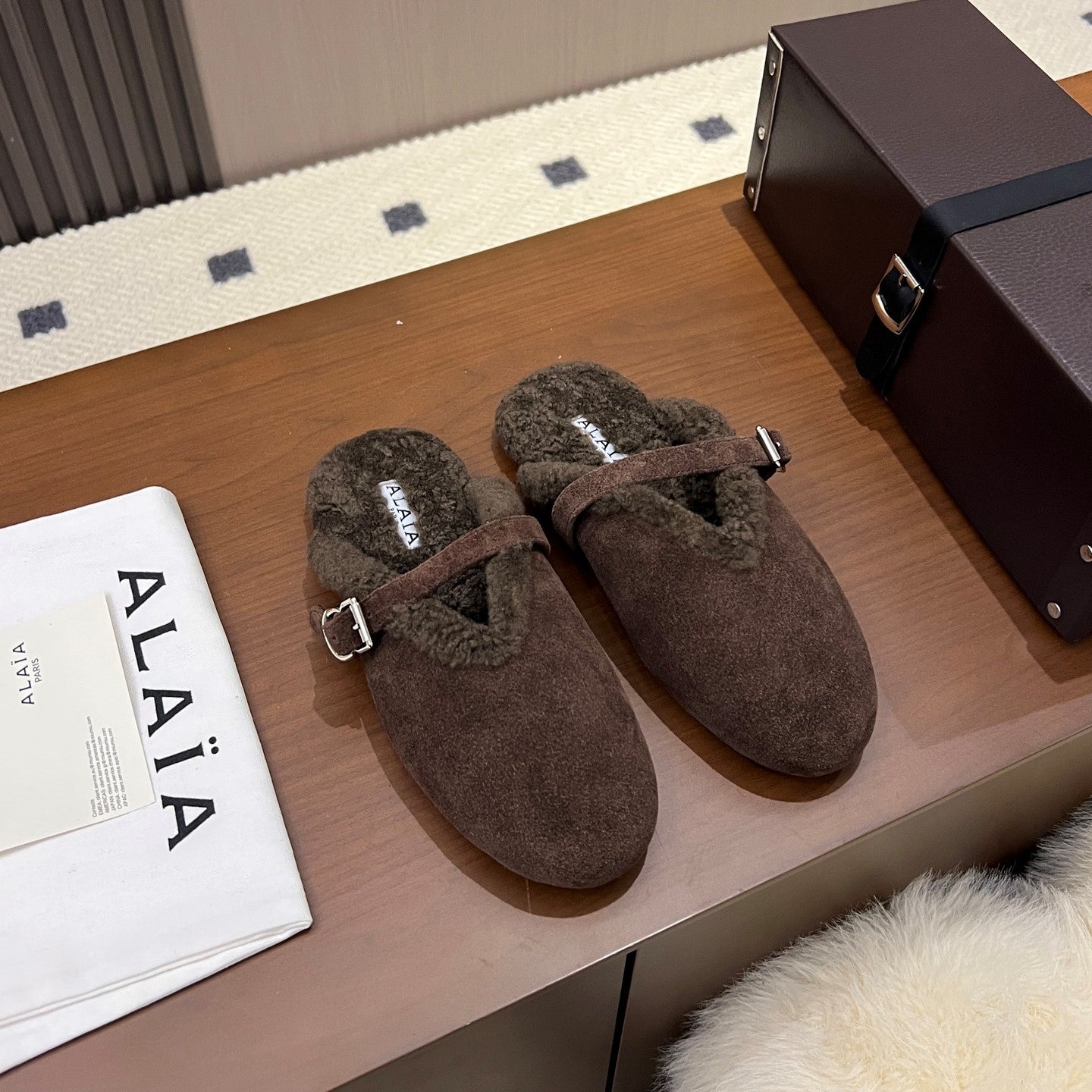 Alaia Ballet Flats Dark Brown Merino Shearling 986457