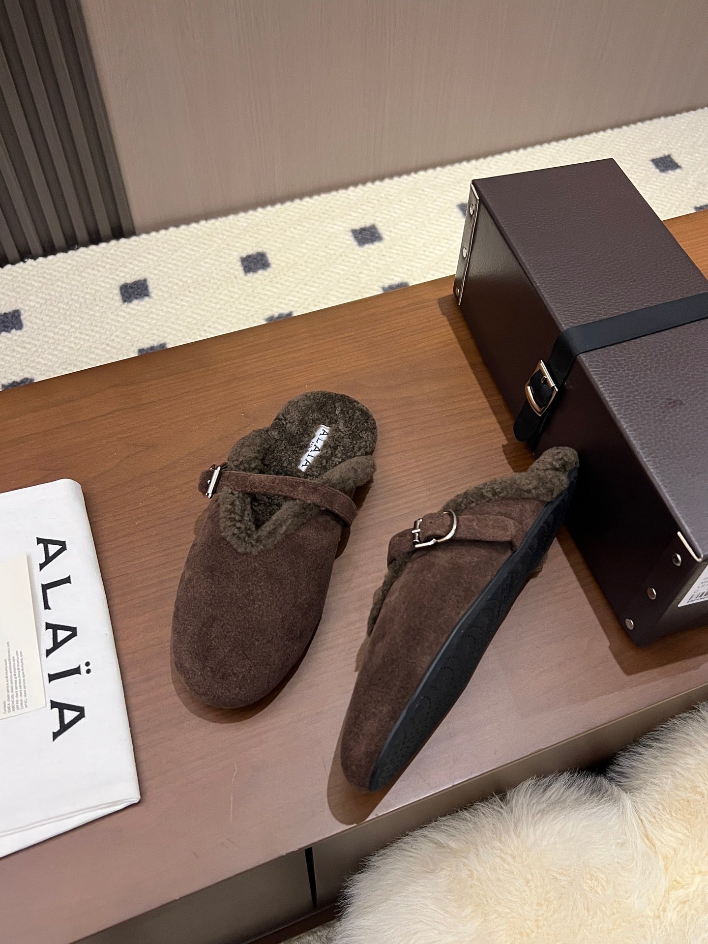 Alaia Ballet Flats Dark Brown Merino Shearling 986457