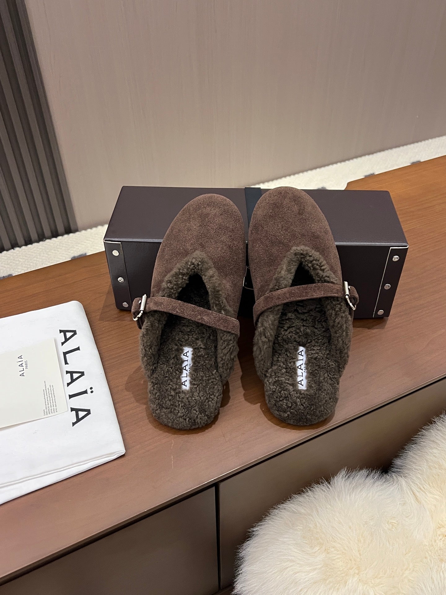 Alaia Ballet Flats Dark Brown Merino Shearling 986457