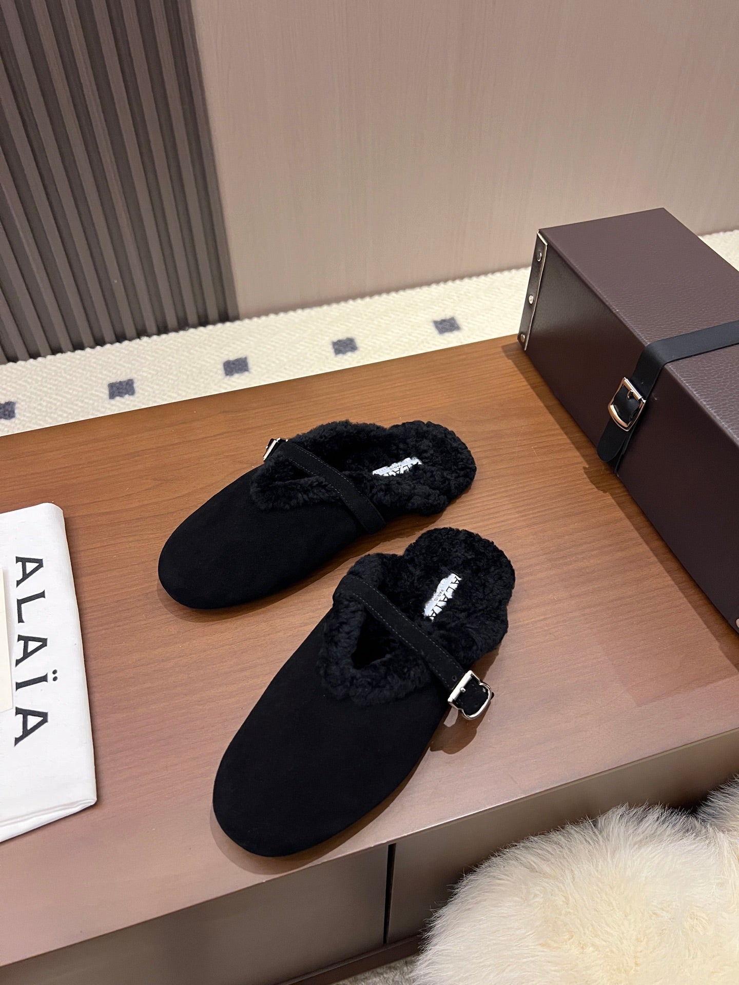 Alaia Ballet Flats Black Merino Shearling 986455