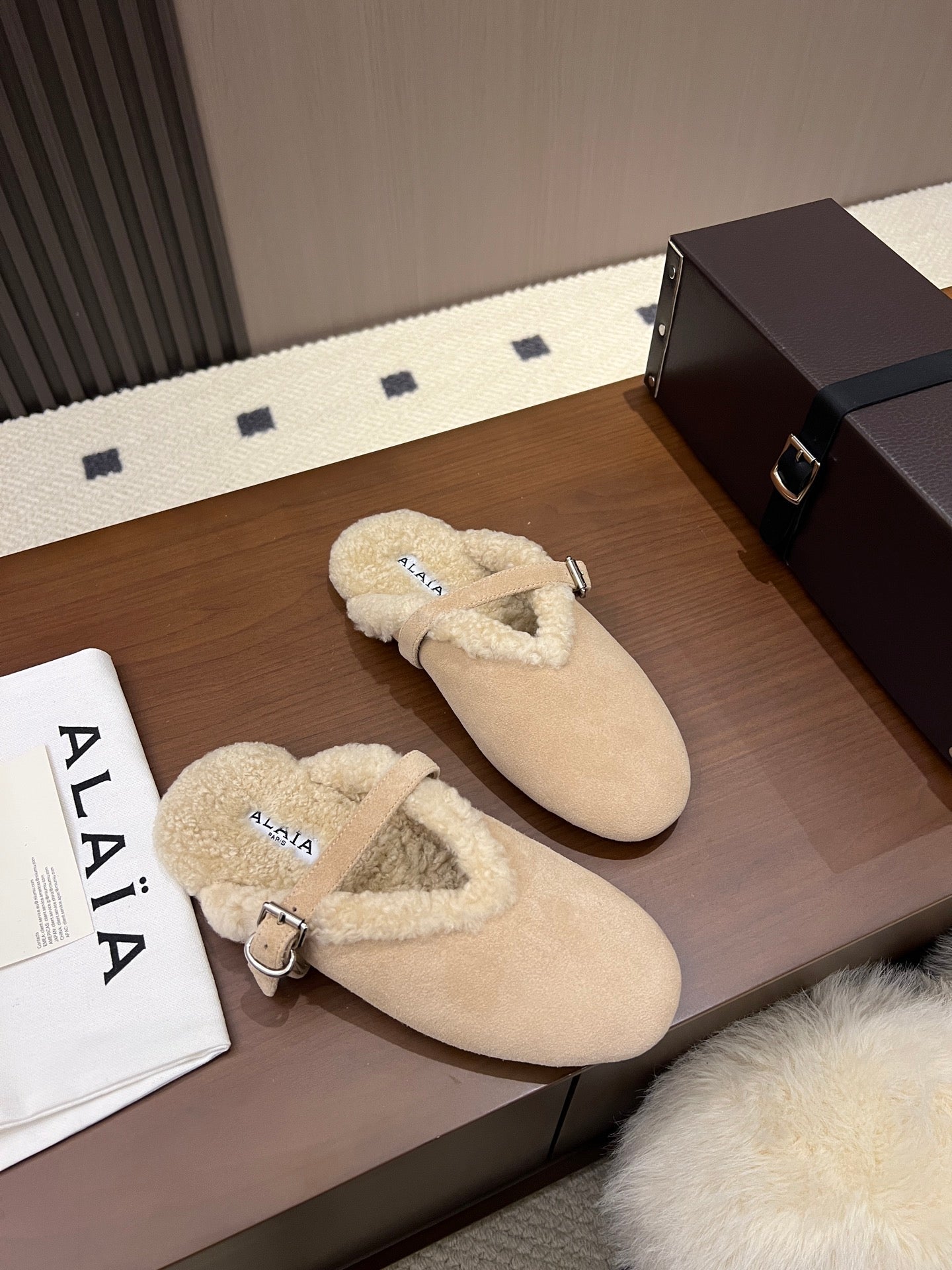 Alaia Ballet Flats Ivory Merino Shearling 986453