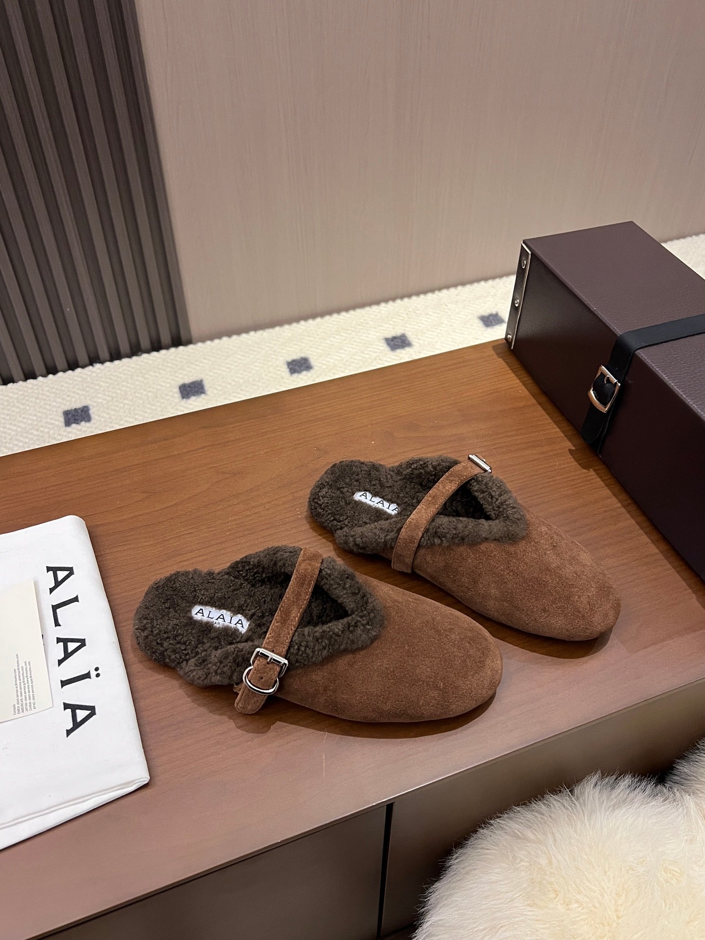 Alaia Ballet Flats Coffee Merino Shearling 986452
