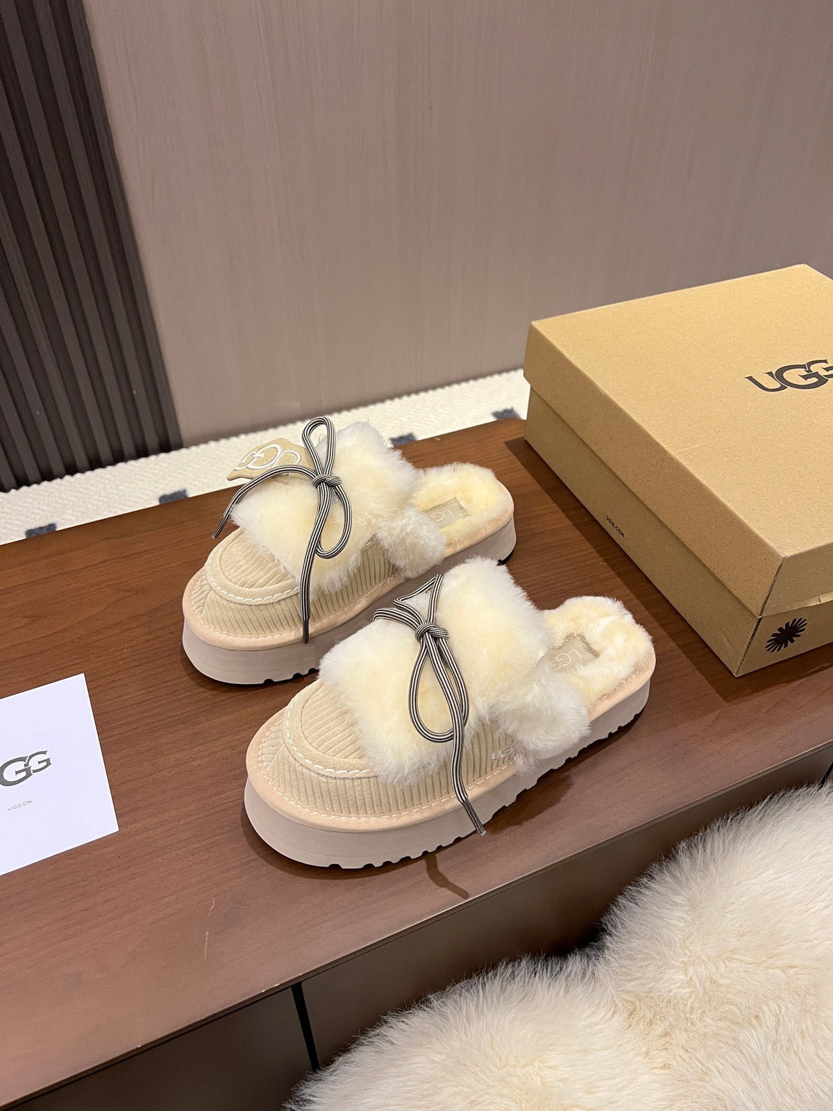 UGG 26s Shoes 4.5cm Cream Fur Corduroy 187142
