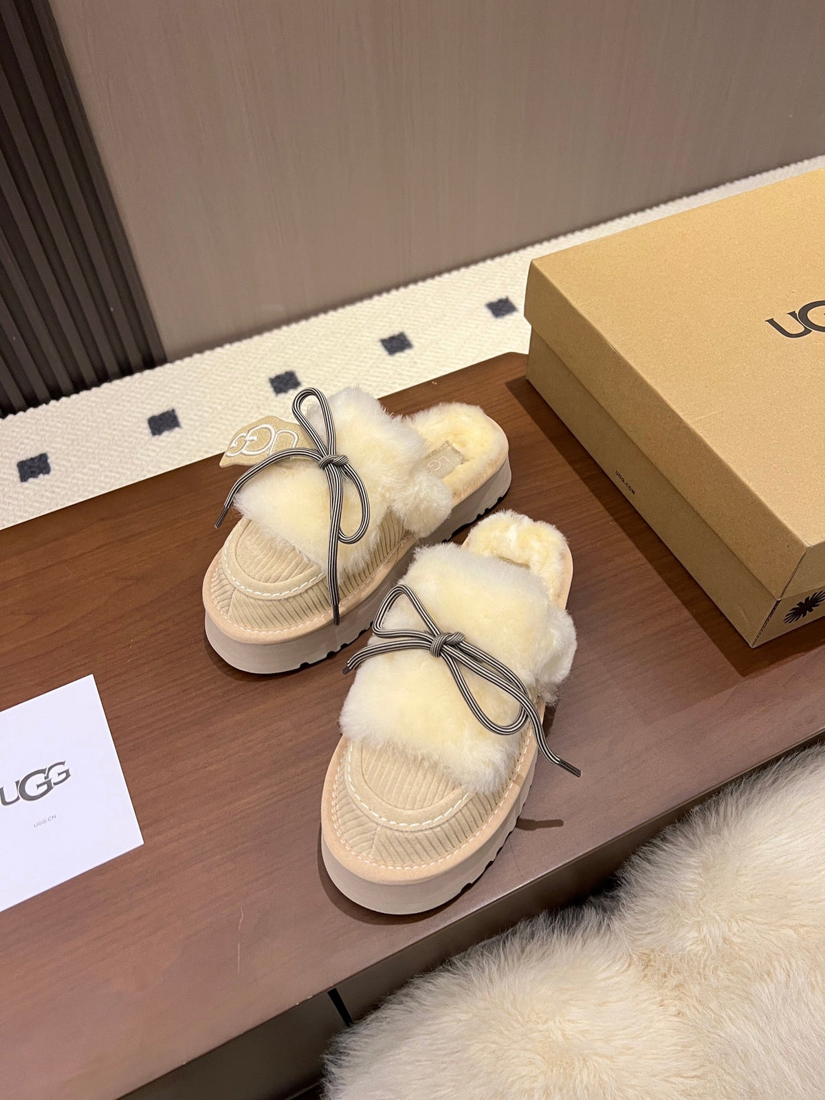 UGG 26s Shoes 4.5cm Cream Fur Corduroy 187142