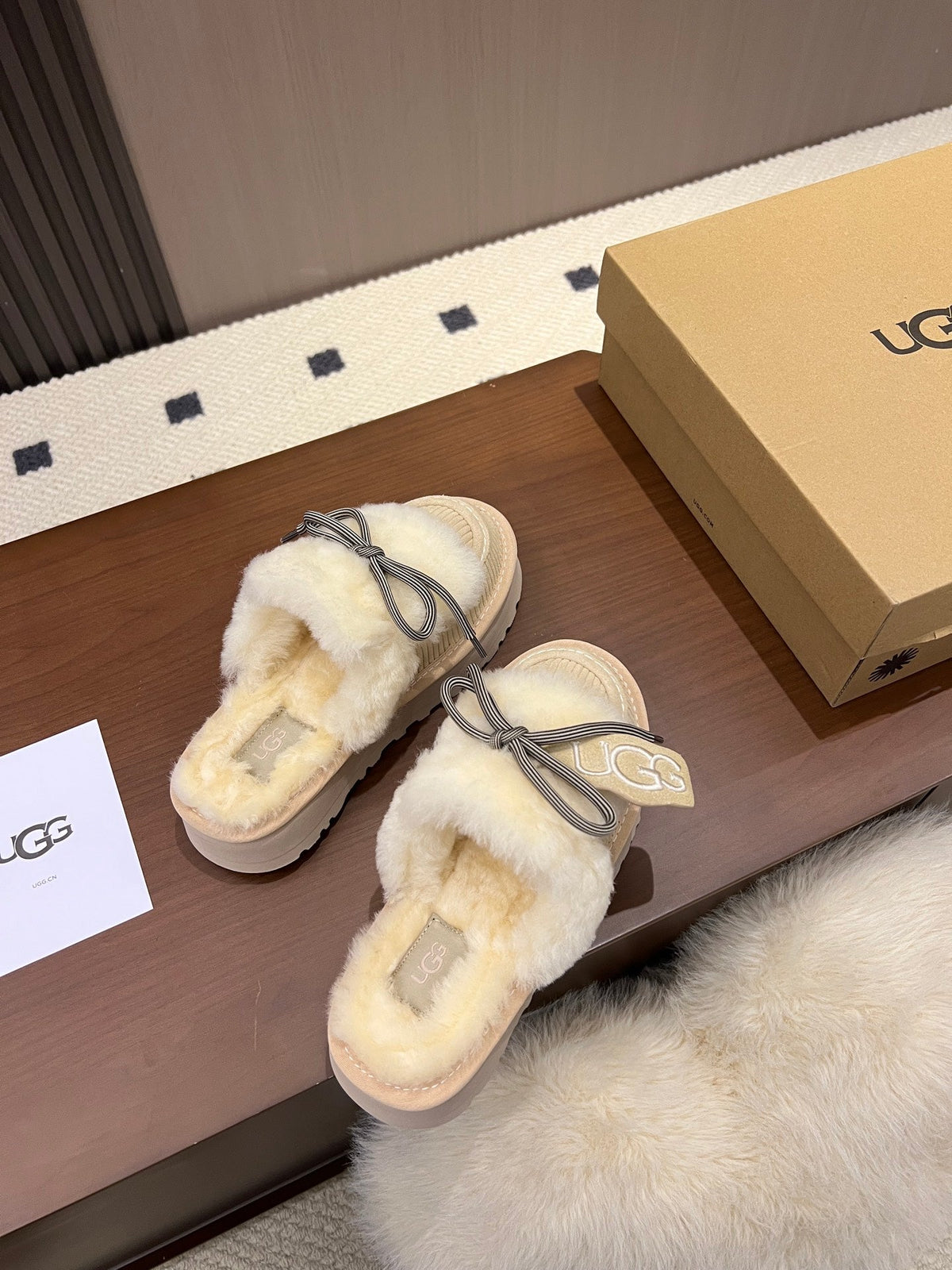 UGG 26s Shoes 4.5cm Cream Fur Corduroy 187142