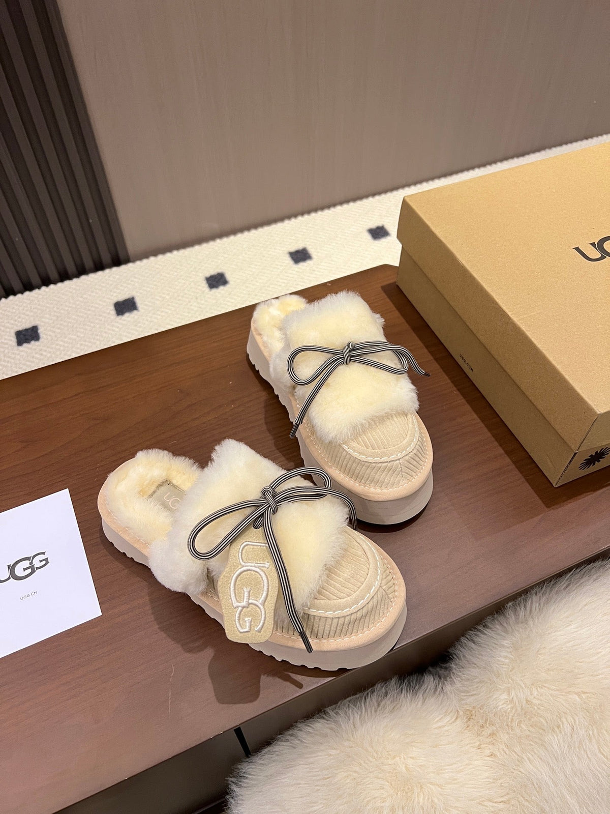 UGG 26s Shoes 4.5cm Cream Fur Corduroy 187142