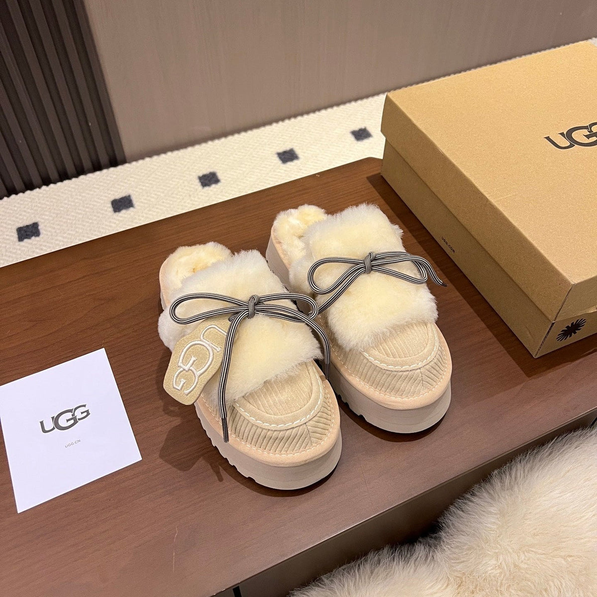 UGG 26s Shoes 4.5cm Cream Fur Corduroy 187142