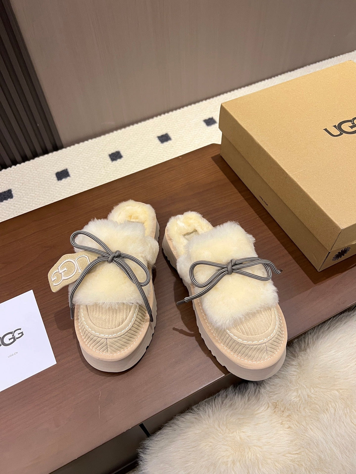 UGG 26s Shoes 4.5cm Cream Fur Corduroy 187142