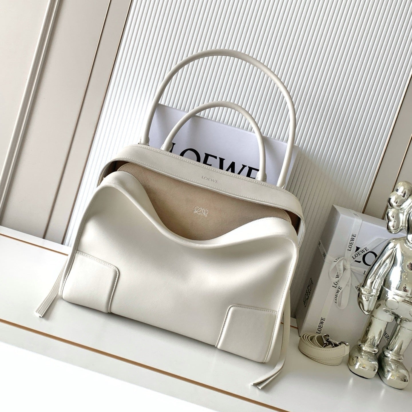 Loewe 2026 Amazona 180 Bag 24cm White Soft Calfskin