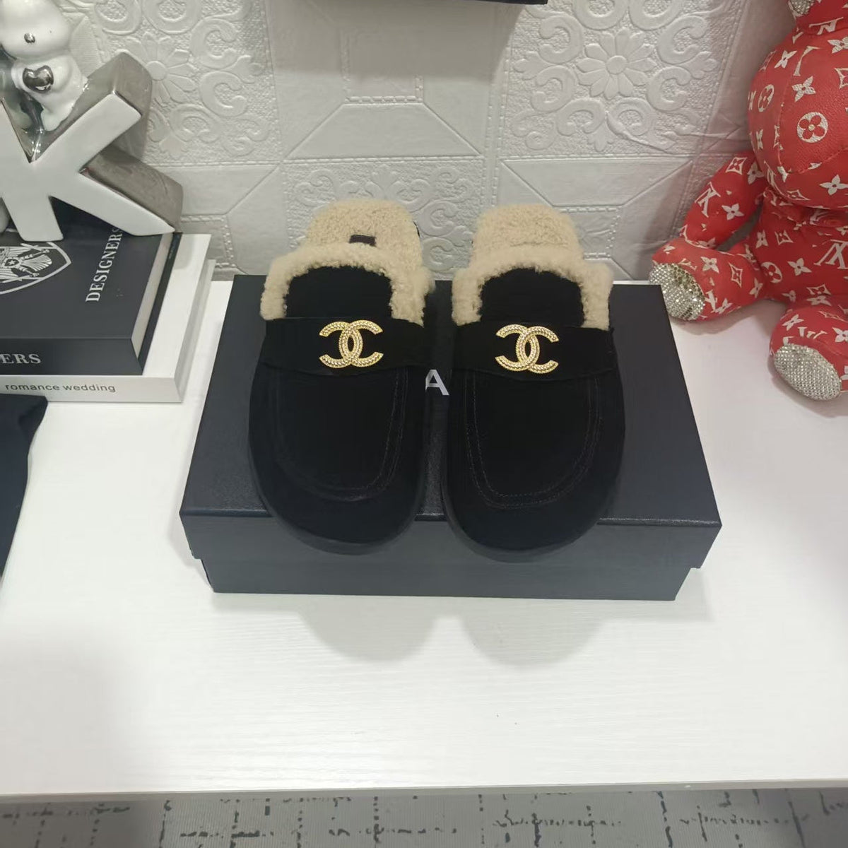CC 26s Mules Black/White Shearling Suede 182131
