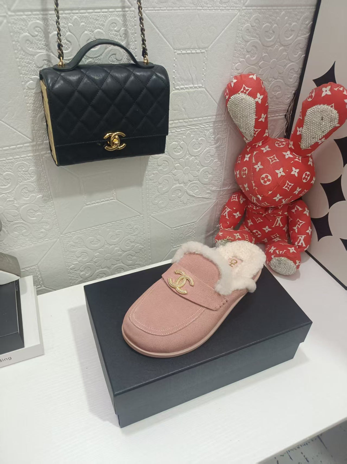CC 26s Mules Pink/White Shearling Suede 182133