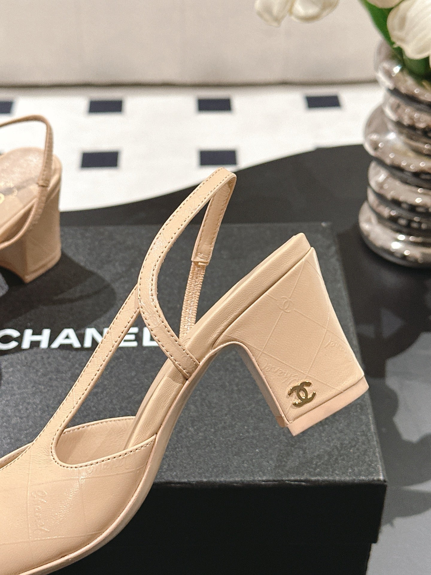 cc 25c slingback 55mm cross line pattern beige lambskin 237495
